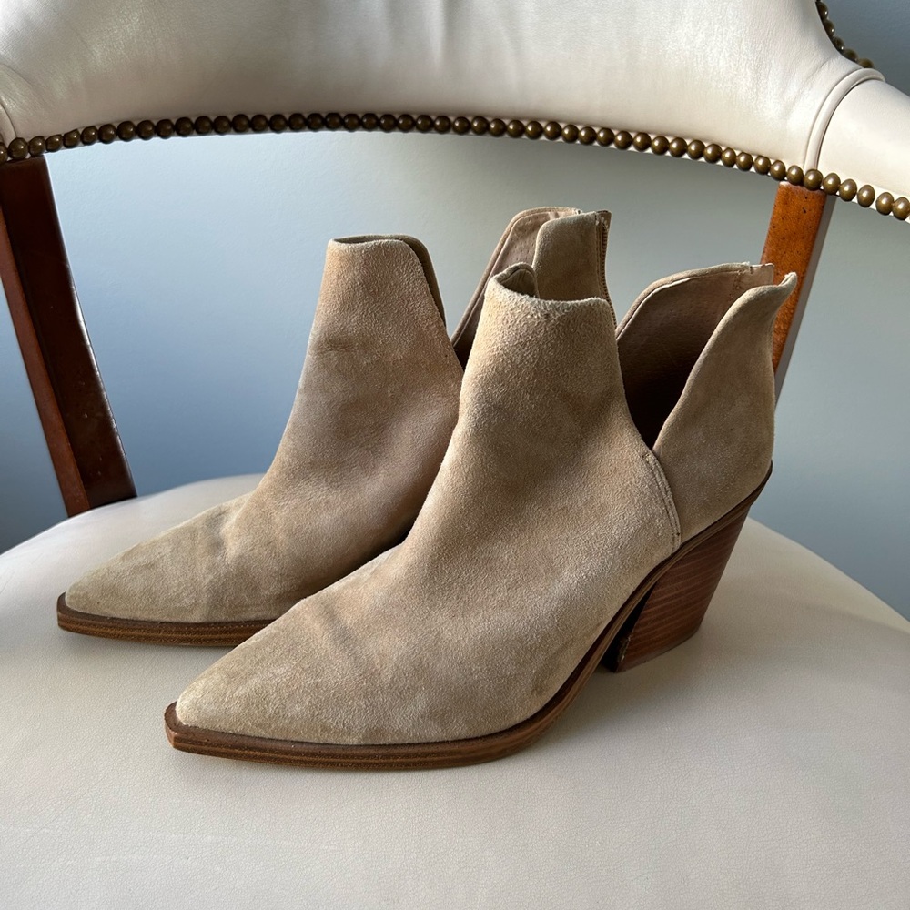 Vince Camuto tan pointed toe ankle boots